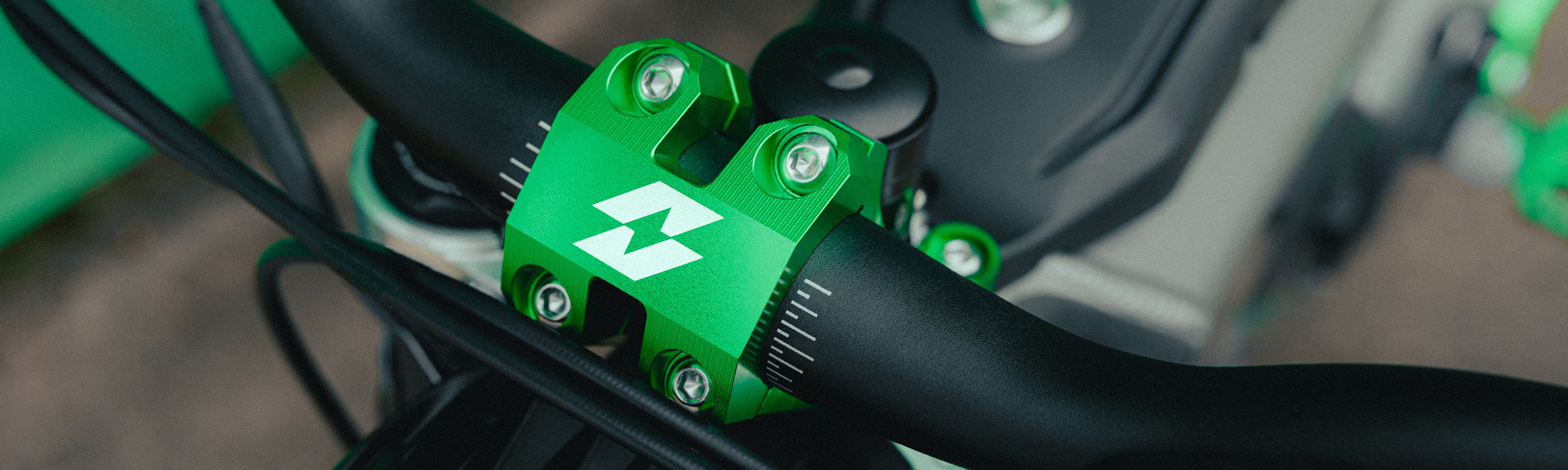 Full-E Charged Handlebar Risers 31.8mm Green