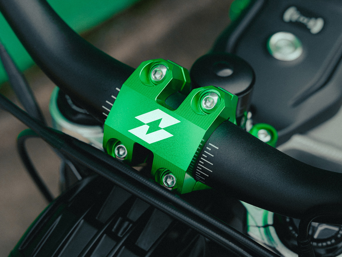 Full-E Charged Handlebar Risers 31.8mm Green