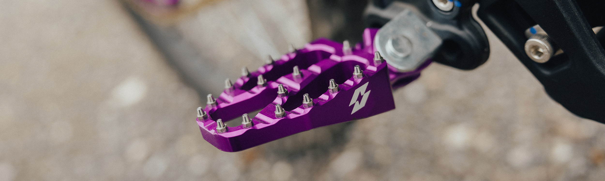 Full-E Charged Footpeg Set Purple