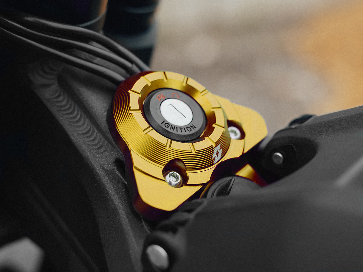 Full-E Charged Ignition Mount Plate Gold